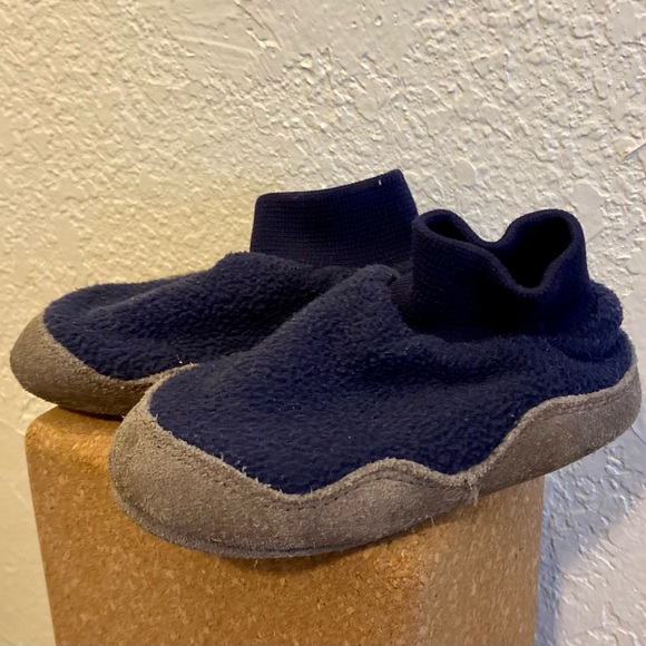 L. L. Bean Fleece And Suede 5-6T Kids Blue Slippers - Picture 4 of 7